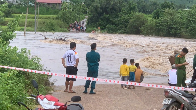 Gia Lai: Mưa lũ khiến làng Mơ Nang 2 bị chia cắt lần thứ hai trong tuần