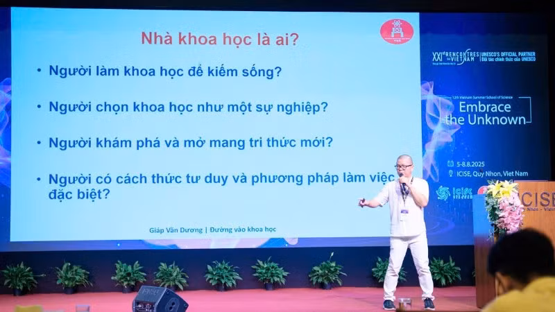 Chương trình cung cấp nền tảng nghiên cứu khoa học vững chắc và trang bị kỹ năng cần thiết để trở thành một nhà khoa học.