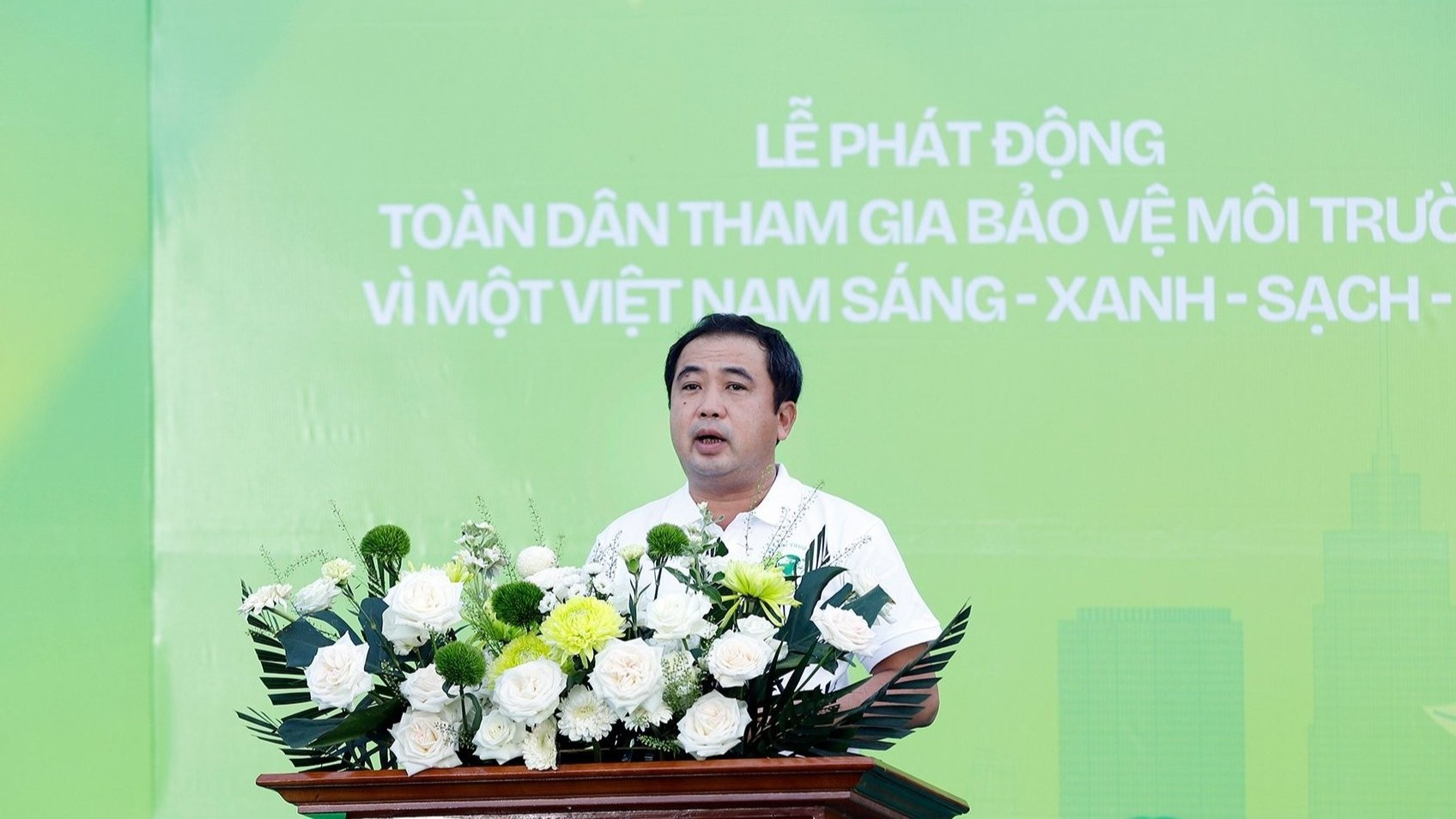 Quyền Bộ trưởng Trần Đức Thắng phát động Phong trào Toàn dân tham gia bảo vệ môi trường vì một Việt Nam sáng-xanh-sạch-đẹp. quyen-bo-truong-2309.jpg