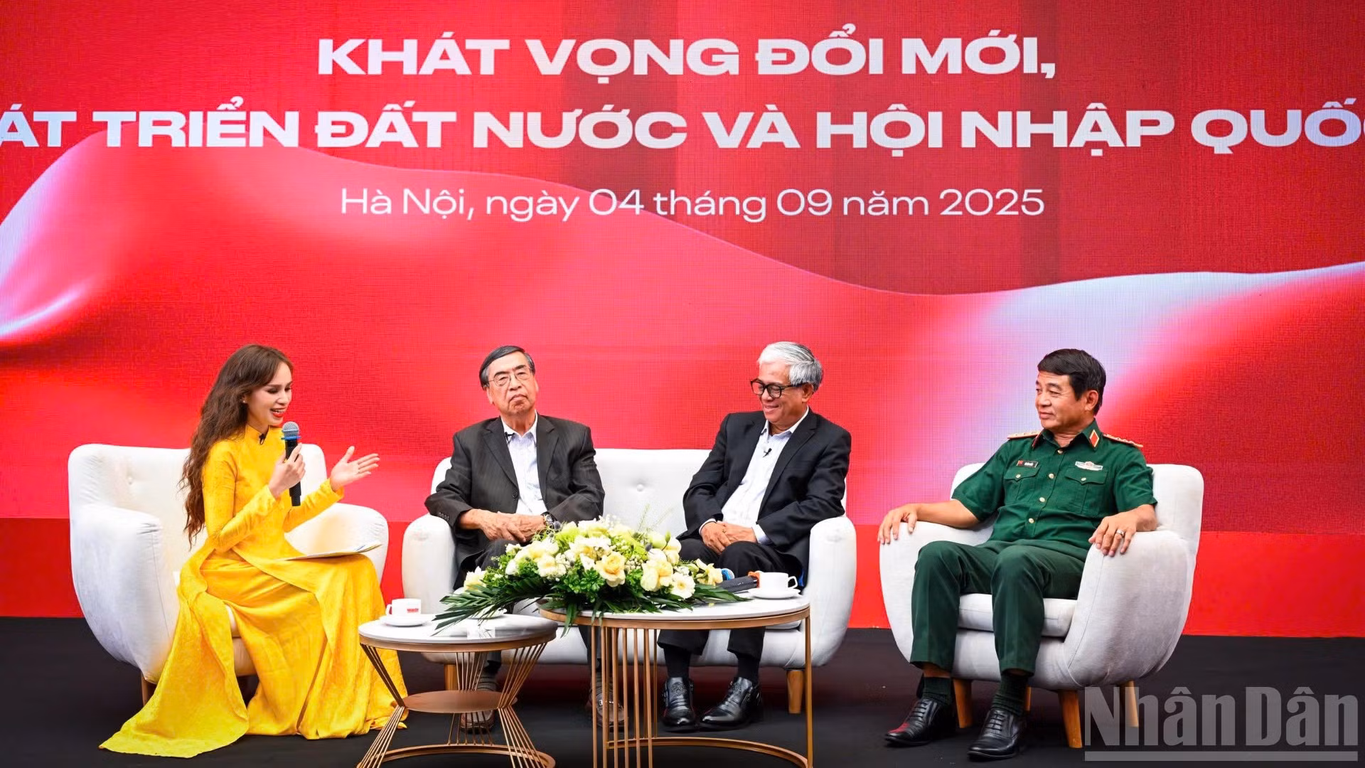 Tọa đàm “Khát vọng đổi mới, phát triển đất nước và hội nhập quốc tế” chiều 4/9 do Báo Nhân Dân tổ chức tại Hà Nội.