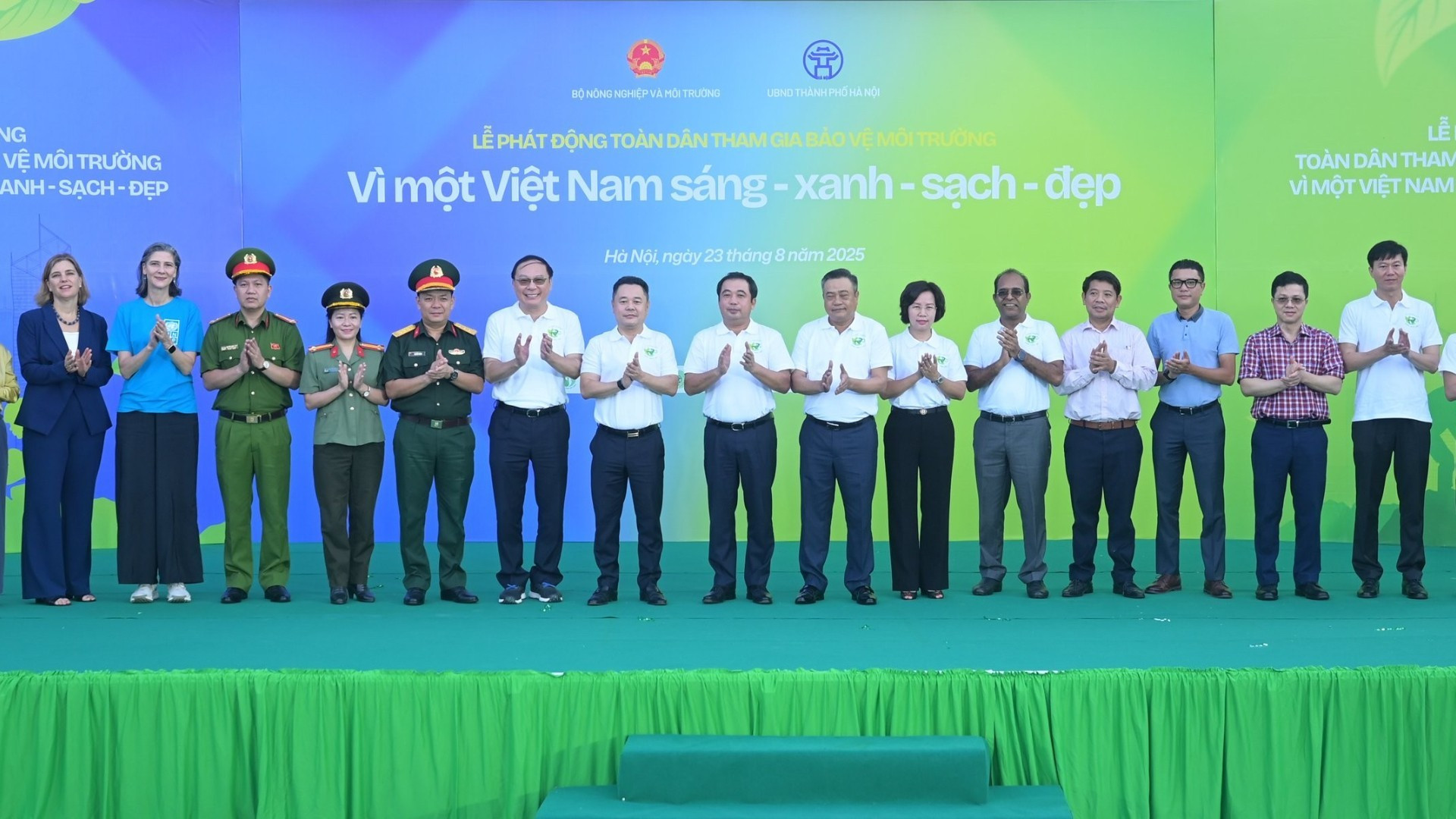 Bộ Nông nghiệp và Môi trường khẳng định sẽ phối hợp chặt chẽ với các bộ, ngành, địa phương triển khai phong trào một cách đồng bộ, hiệu quả. z6935819021387-dc4f71d784a82182984a28e1e8a3d834-1396-5025.jpg