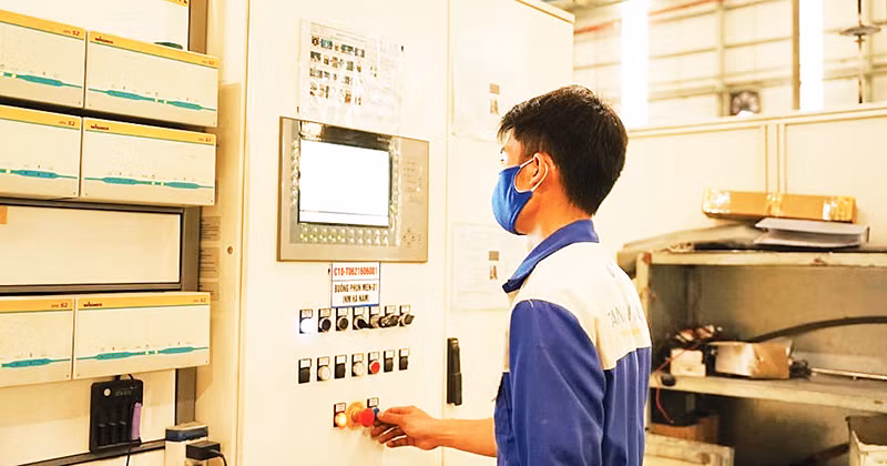 Hệ thống điều khiển tự động tại nhà máy thông minh 4.0 của Tập đoàn Tân Á Đại Thành.