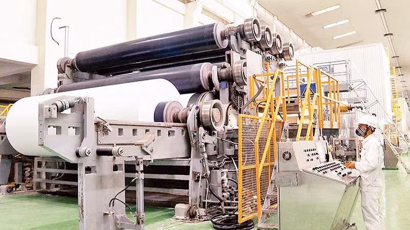 Dây chuyền sản xuất giấy xuất khẩu tại Công ty cổ phần giấy An Hòa.