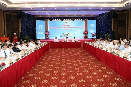 Toàn cảnh hội nghị.