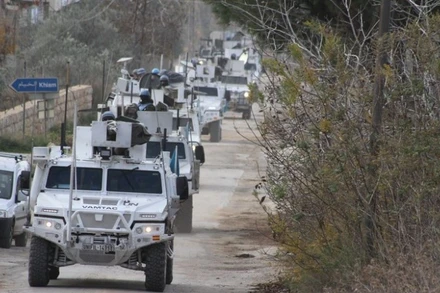 Đoàn xe của Lực lượng gìn giữ hòa bình Liên hợp quốc tại Liban (UNIFIL). (Ảnh: THX/TTXVN)