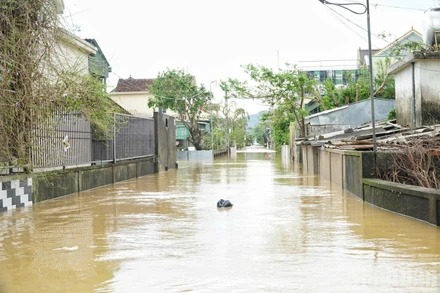 Bão số 10 gây ngập lụt nặng tại tỉnh Nghệ An. Ảnh: ĐÌNH PHƯỢNG