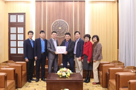 Công đoàn Khoa học và Công nghệ Việt Nam thăm và chúc Tết Báo Nhân Dân.