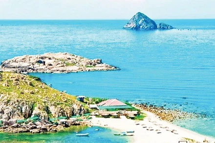 Đảo Hòn Nội, nơi có lượng chim yến sinh sống rất lớn, do Công ty Yến sào Khánh Hòa quản lý, khai thác. (Ảnh CTV)