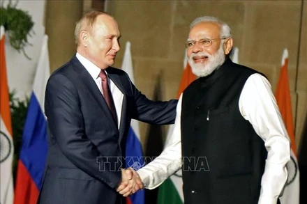 Tổng thống Nga Vladimir Putin (trái) và Thủ tướng Ấn Độ Narendra Modi tại cuộc gặp ở New Delhi ngày 6/12/2021. (Ảnh tư liệu: ANI/TTXVN)