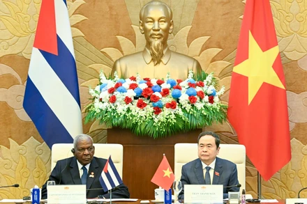Chủ tịch Quốc hội Trần Thanh Mẫn và Chủ tịch Quốc hội Cuba Esteban Lazo Hernandez đồng chủ trì Phiên họp lần thứ hai Ủy ban hợp tác liên Nghị viện giữa Quốc hội Việt Nam và Quốc hội Cuba.
