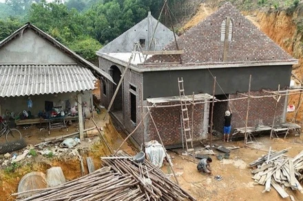 Nhờ chương trình xóa nhà tạm, nhà dột nát của tỉnh Phú Thọ, gia đình ông Cao Văn Giang, xã Hùng Xuyên, huyện Đoan Hùng đã xây dựng được căn nhà khang trang. (Ảnh: NGỌC LONG)