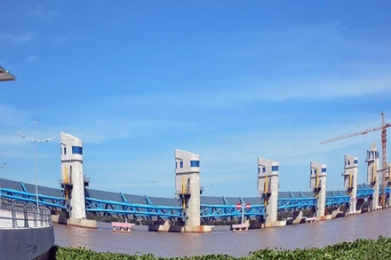 Cống Cái Lớn, một trong những hạng mục chính của Hệ thống thủy lợi Cái Lớn-Cái Bé. (Ảnh: QUỐC TRINH)