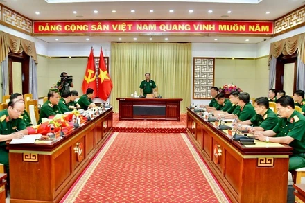 Quang cảnh Hội nghị trao các quyết định về công tác cán bộ tại Quân khu 7.