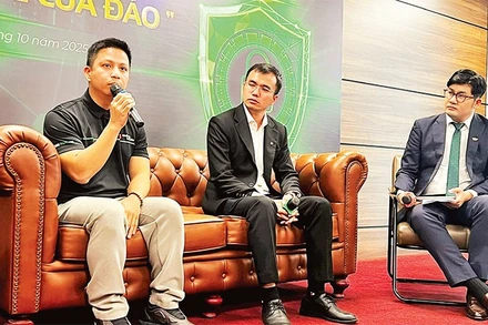 Các chuyên gia an ninh mạng, luật sư trong một cuộc trao đổi về vấn nạn lừa đảo trực tuyến tại Thành phố Hồ Chí Minh.
