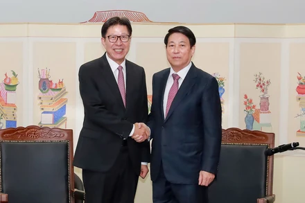 Chủ tịch nước Lương Cường tiếp Thị trưởng thành phố Busan, Hàn Quốc. (Ảnh: XUÂN KỲ)