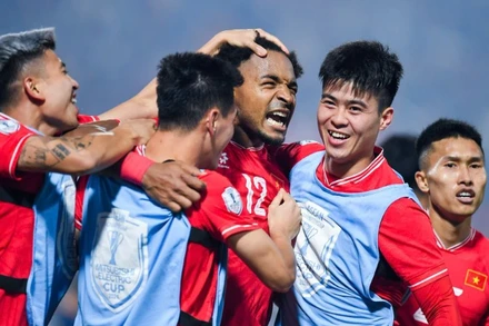 Cầu thủ Nguyễn Xuân Son khoác áo đội tuyển Việt Nam trong giải đấu AFF Cup 2024. (Ảnh THÀNH ĐẠT)