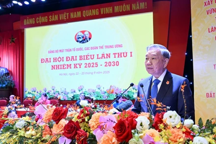 Tổng Bí thư Tô Lâm phát biểu chỉ đạo Đại hội đại biểu Đảng bộ Mặt trận Tổ quốc các đoàn thể Trung ương lần thứ I, nhiệm kỳ 2025-2030. (Ảnh: DUY LINH)