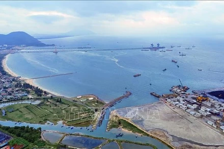 Hệ thống cảng Vũng Áng-Sơn Dương có thể tiếp nhận tàu có trọng tải 50.000-300.000 DWT. (Ảnh: HỮU QUYẾT/TTXVN)