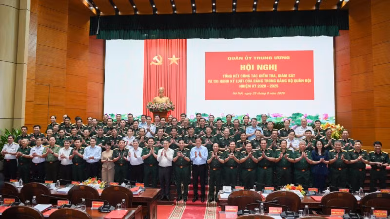 Các đại biểu tại Hội nghị.