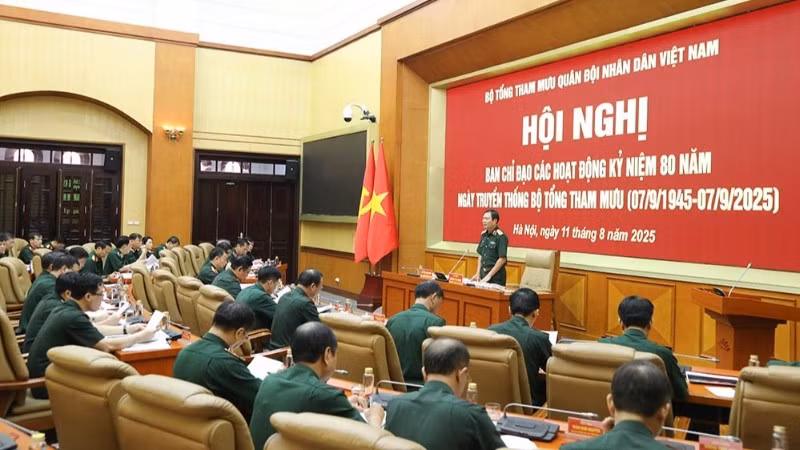 Đại tướng Nguyễn Tân Cương phát biểu tại hội nghị.