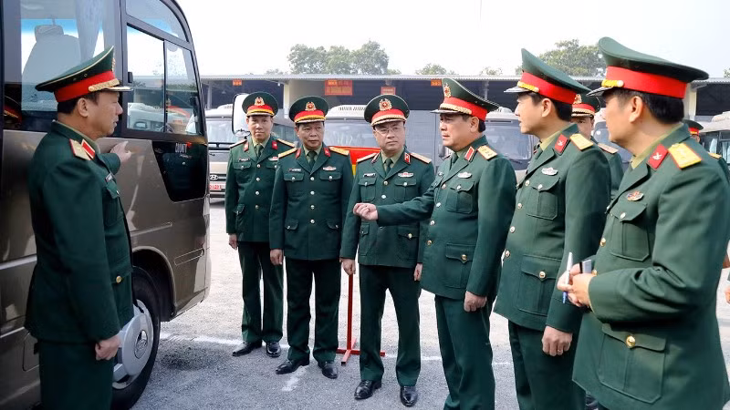 Kiểm tra tình trạng kỹ thuật phương tiện đưa, đón đại biểu dự Đại hội đại biểu toàn quốc lần thứ XIV của Đảng.