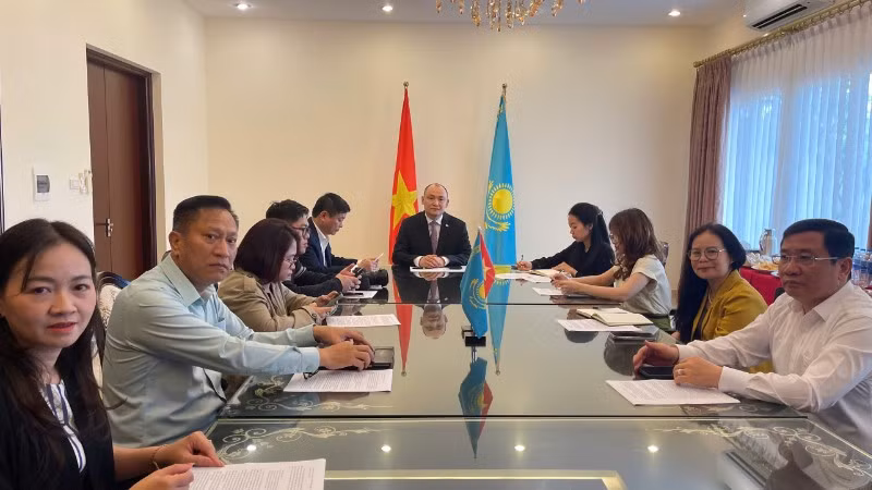Quang cảnh buổi họp báo. (Ảnh: KHẮC KIÊN)