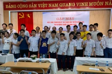 Gặp gỡ các học sinh xuất sắc của Trường THPT chuyên Khoa học Tự nhiên trong đội tuyển quốc gia tham dự Olympic quốc tế năm 2020 (Ảnh: HUS)