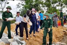 Đồn Biên phòng Hà Tĩnh xây dựng, bàn giao 66 ngôi nhà tình nghĩa cho các gia đình khó khăn trên địa bàn. 