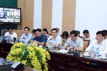 Phó Thủ tướng Vũ Đức Đam họp trực tuyến với các bệnh viện về công tác phòng chống dịch bệnh. (Ảnh: VGP)