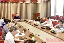 Đồng chí Vương Đình Huệ, Ủy viên Bộ Chính trị, Bí thư Thành ủy phát biểu tại buổi làm việc. Ảnh: Duy Linh.