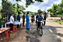 Cách ly khu vực có người mắc bệnh bạch hầu để phòng, chống dịch lây lan trong cộng đồng.