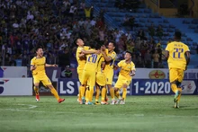 Sông Lam Nghệ An là CLB thứ ba trình đơn lên VPF. 
