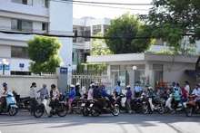Bệnh viện Đà Nẵng phong tỏa, hạn chế người ra vào sáng nay, 24-7.