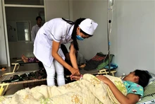 Bệnh nhân sốt xuất huyết điều trị ở Bệnh viện đa khoa vùng Tây Nguyên.