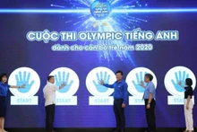 Đại diện lãnh đạo T.Ư Đoàn, TP Hải Phòng và các đơn vị liên quan khởi động Cuộc thi. 