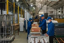 Doanh nghiệp sản xuất còn gặp nhiều khó khăn.