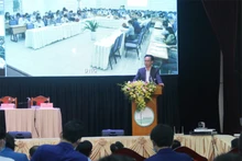 Thứ trưởng GD và ĐT Hoàng Minh Sơn phát biểu ý kiến tại hội thảo.