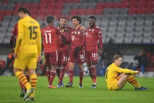 Barca tuyệt vọng trong thất bại 0-3 trước Bayern. (Ảnh: Getty Images)