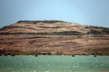 Hòn Rơm, Mũi Né, TP Phan Thiết (Bình Thuận) bị san ủi khi chưa có báo cáo đánh giá tác động môi trường được phê duyệt. (Ảnh: Hà Tuấn)