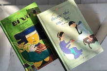Hai tác phẩm đầu tiên được giới thiệu của Tủ sách. (Ảnh: Đông A)