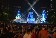 Chương trình countdown chào năm mới 2022 tại phố đi bộ Nguyễn Huệ.
