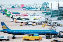 Việc nối lại đường bay thương mại quốc tế thường lệ tới các địa bàn có hệ số an toàn cao, bảo đảm nguyên tắc thích ứng an toàn, linh hoạt, kiểm soát hiệu quả dịch Covid-19. (Ảnh minh họa: Chinhphu.vn).