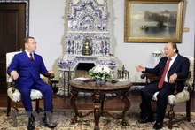 Chủ tịch nước Nguyễn Xuân Phúc gặp Phó Chủ tịch Hội đồng An ninh Liên bang Nga D. Medvedev. (Ảnh: Thống Nhất/TTXVN) 