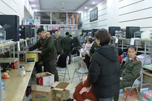 Cơ quan Công an khám Công ty do Bùi Hồng Thiện làm chủ, thu giữ nhiều tài liệu liên quan mua bán trái phép hóa đơn giá trị gia tăng.