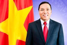 Đại sứ Việt Nam tại Liên hiệp Vương quốc Anh Nguyễn Hoàng Long. 