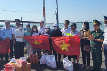 Hải đoàn 32, Bộ Tư lệnh Vùng Cảnh sát biển 3 đồng hành với ngư dân