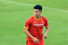 Trung vệ Bùi Tiến Dũng chưa thể thi đấu trở lại. (Ảnh: VFF)