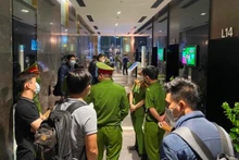 Cơ quan chức năng khám xét tại trụ sở Tập đoàn FLC.