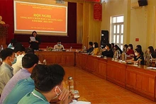 Hội nghị tổng kết chấm báo cáo sáng kiến năm học 2021 - 2022 của Phòng GD&ĐT huyện Văn Yên. Ảnh: baoyenbai.com.vn.