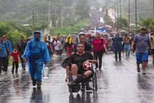 Đoàn người di cư tại Tapachula, Mexico, hướng tới biên giới giáp Mỹ, ngày 6/6. (Ảnh: Reuters)